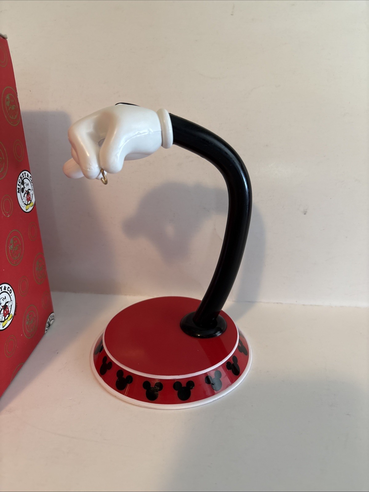 Mickey Mouse White GLOVE Ornament Stand Disney Enesco Treasury Holder Hanger