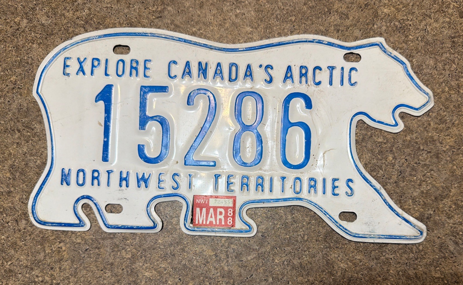 Vtg Explore Canada's Artic Northwest Territories Bear Shaped License Plate 15286 Vtg Explore Canada's Artic Northwest Territories Bear Shaped License Plate 15286