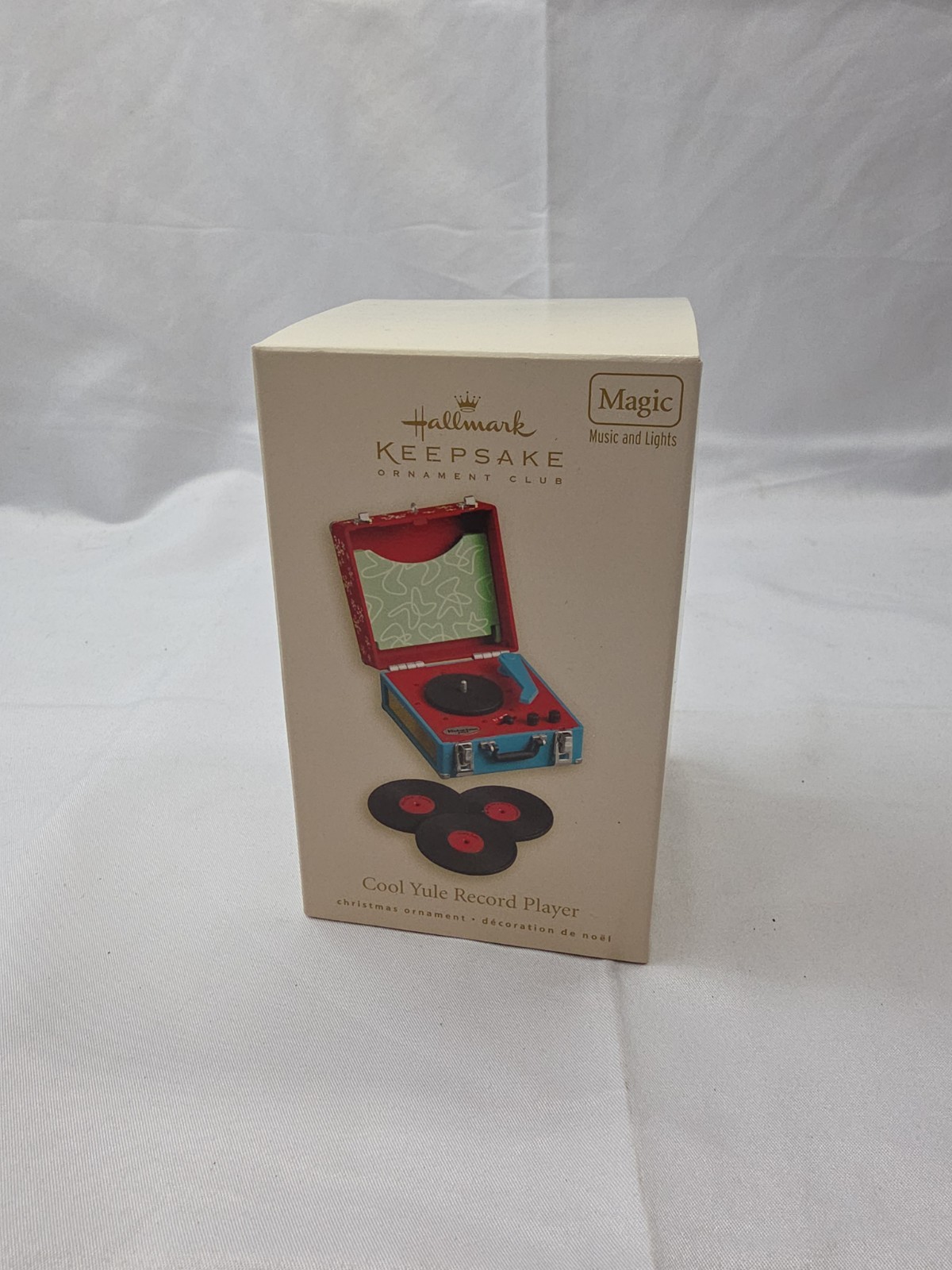 2008 Hallmark Ornament Cool Yule Record Player Magic Music & Lights New