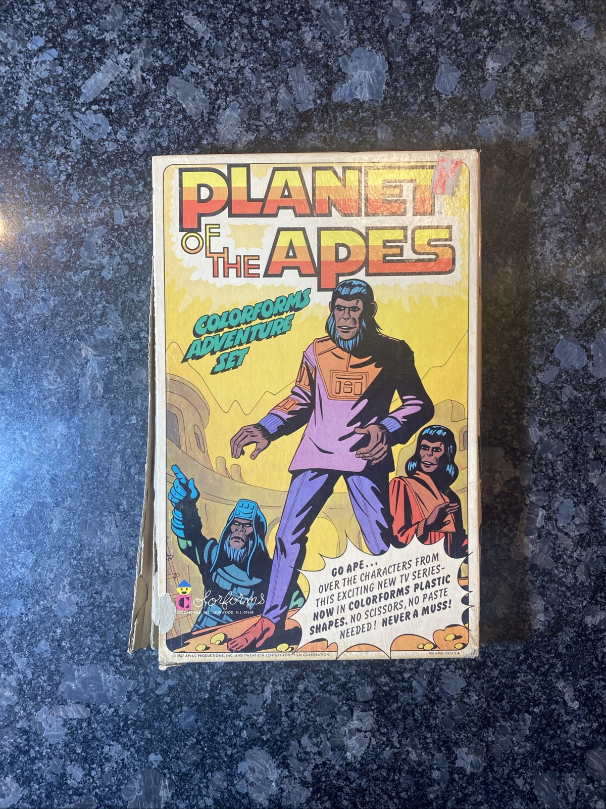 Planet of the Apes Color Forms Complete VTG 1967 Damaged box Sticker Scene