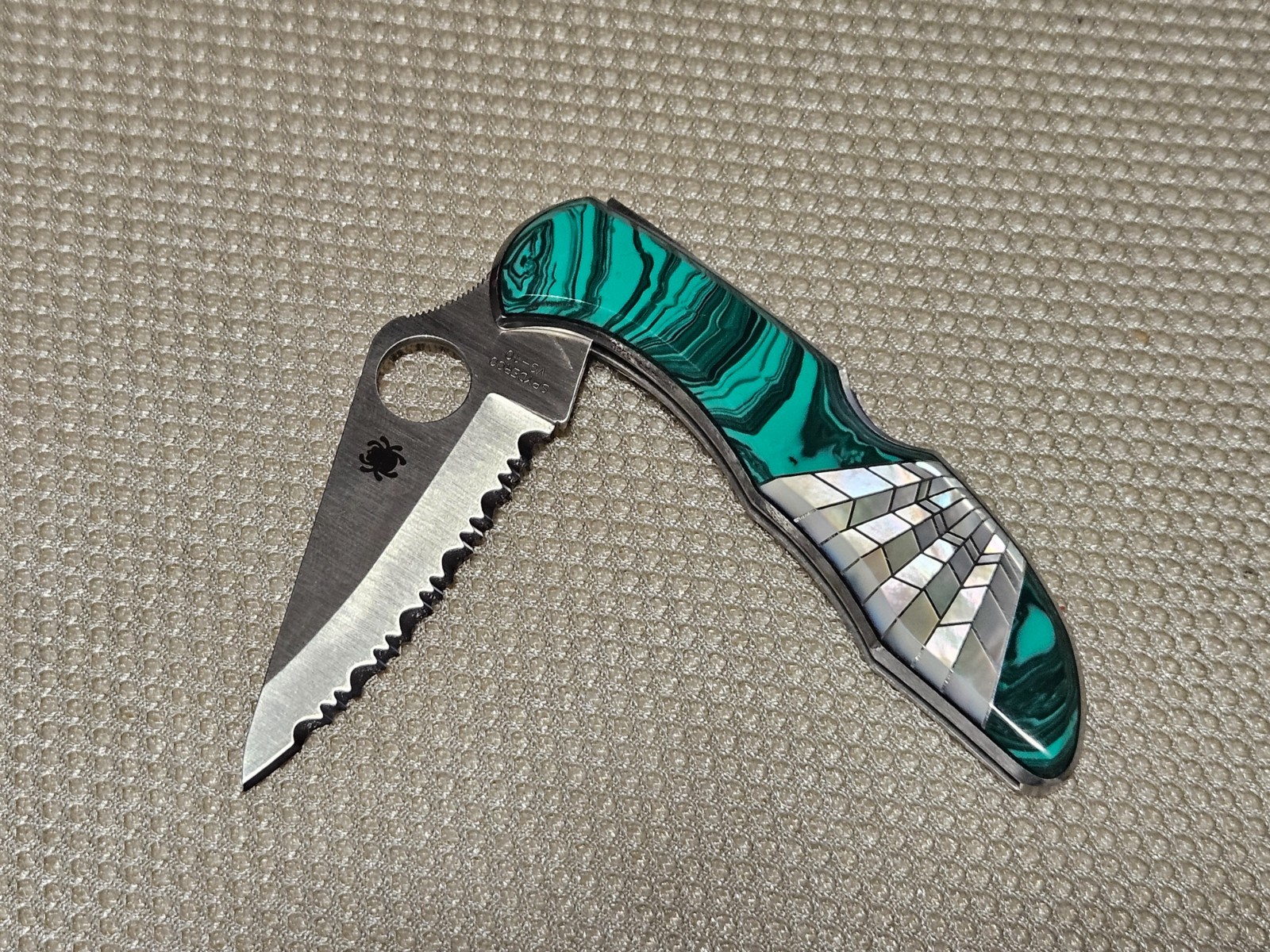 Spyderco Delica Custom Knife  Santa Fe Stoneworks Collectible Malachite/MOP