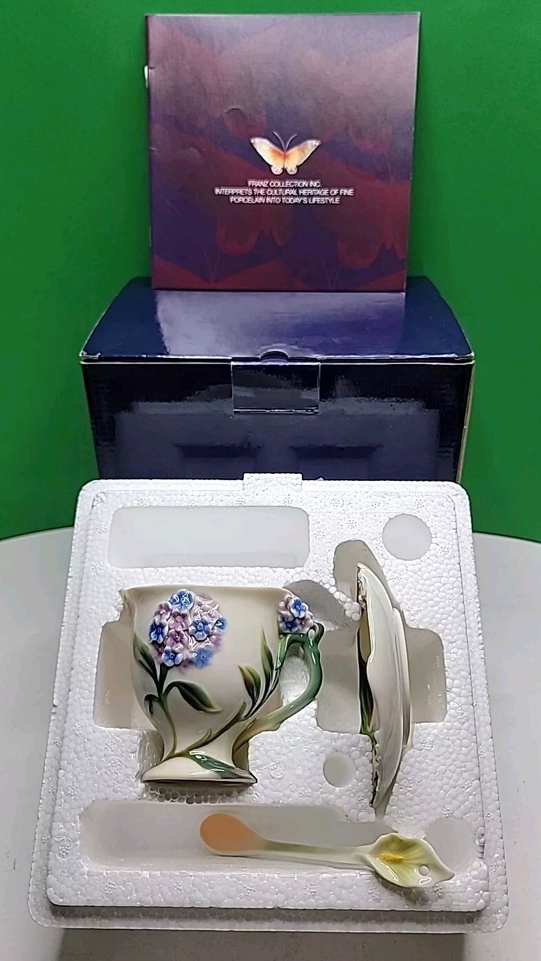 2004 Franz Porcelain Forget Me Not Flower Design Cup/Saucer Set FZ00461 - New