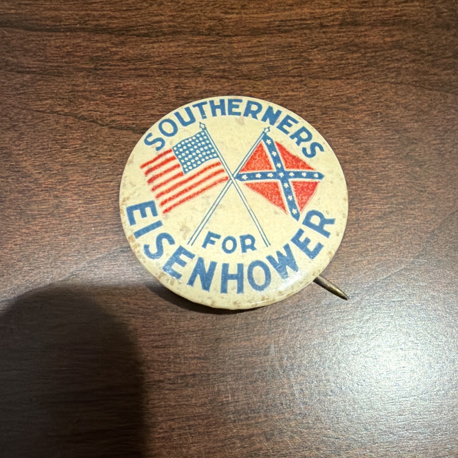 Eisenhower Political button. “Southerners For Eisenhower” Extremely RARE