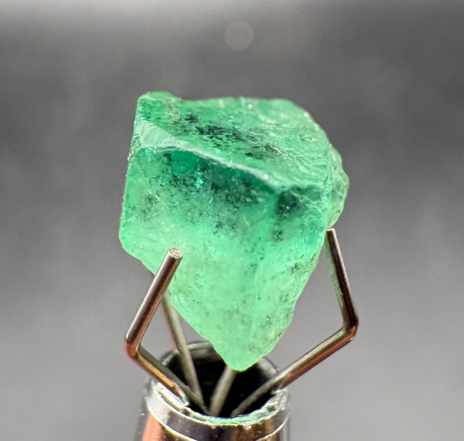 2.54 carat Colombian Emerald crystal - Muzo mining district, Colombia rough