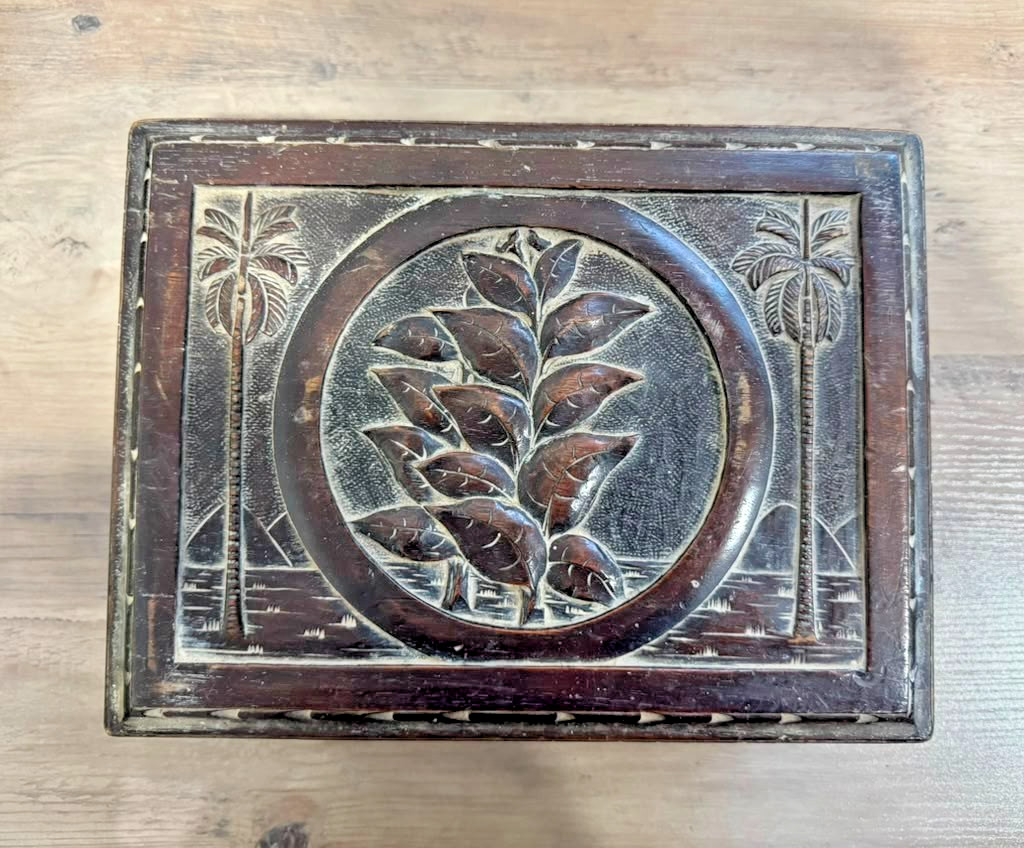 RAREST VINTAGE CIGAR HUMIDOR Wooden CARVED TOBACCO LEAF PALMA REAL 1930s EMPTY