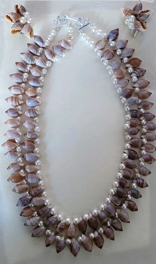 *J Vtg  Set Tahitian? Snail Shell 16”  Necklace W/ Clip Earrings Polynesian.