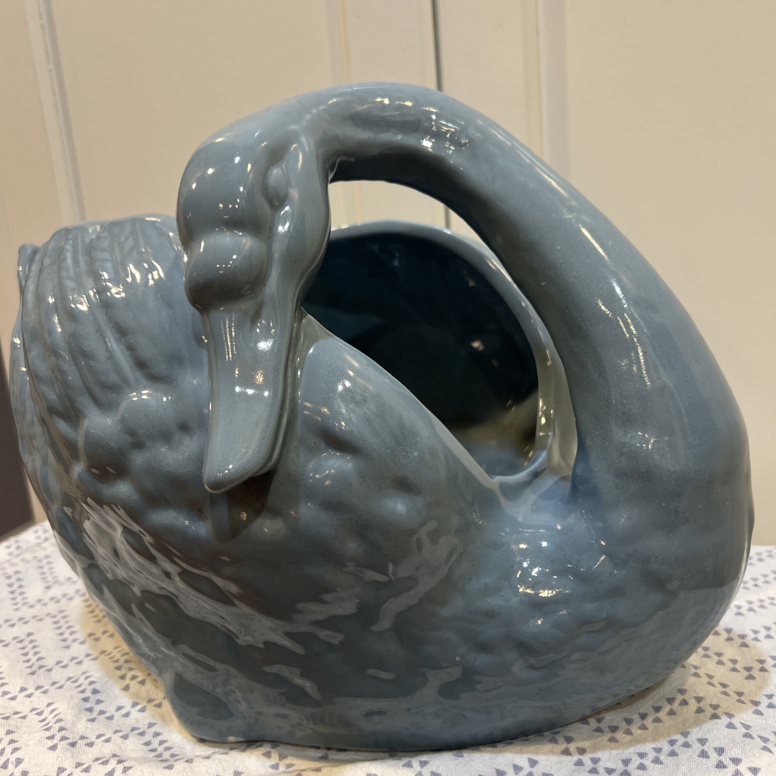 VTG LARGE 14”  Blue Swan Fruit Bowl, Center Piece Planter Flower San Miguel MCM