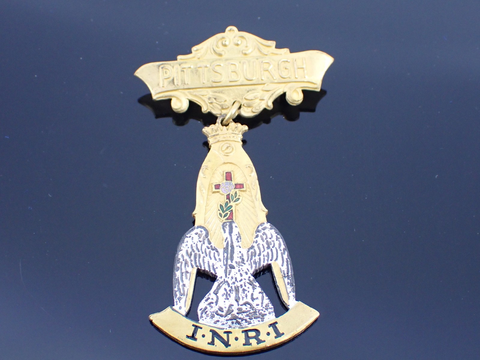 Vintage Badge Pittsburgh Chapter Rose Croix Bastian Bros. Co. INRI Pelican  