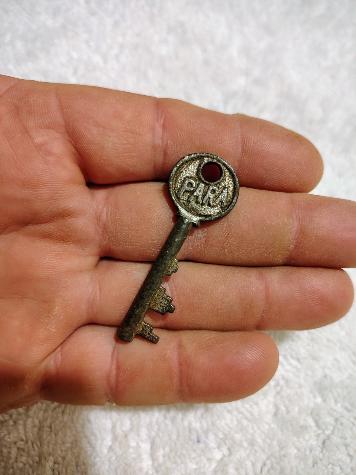 Vintage Metal Skeleton Key ~ PARA Branded Marked Both Sides ~ Pre-Owned Vintage Metal Skeleton Key ~ PARA Branded Marked Both Sides ~ Pre-Owned