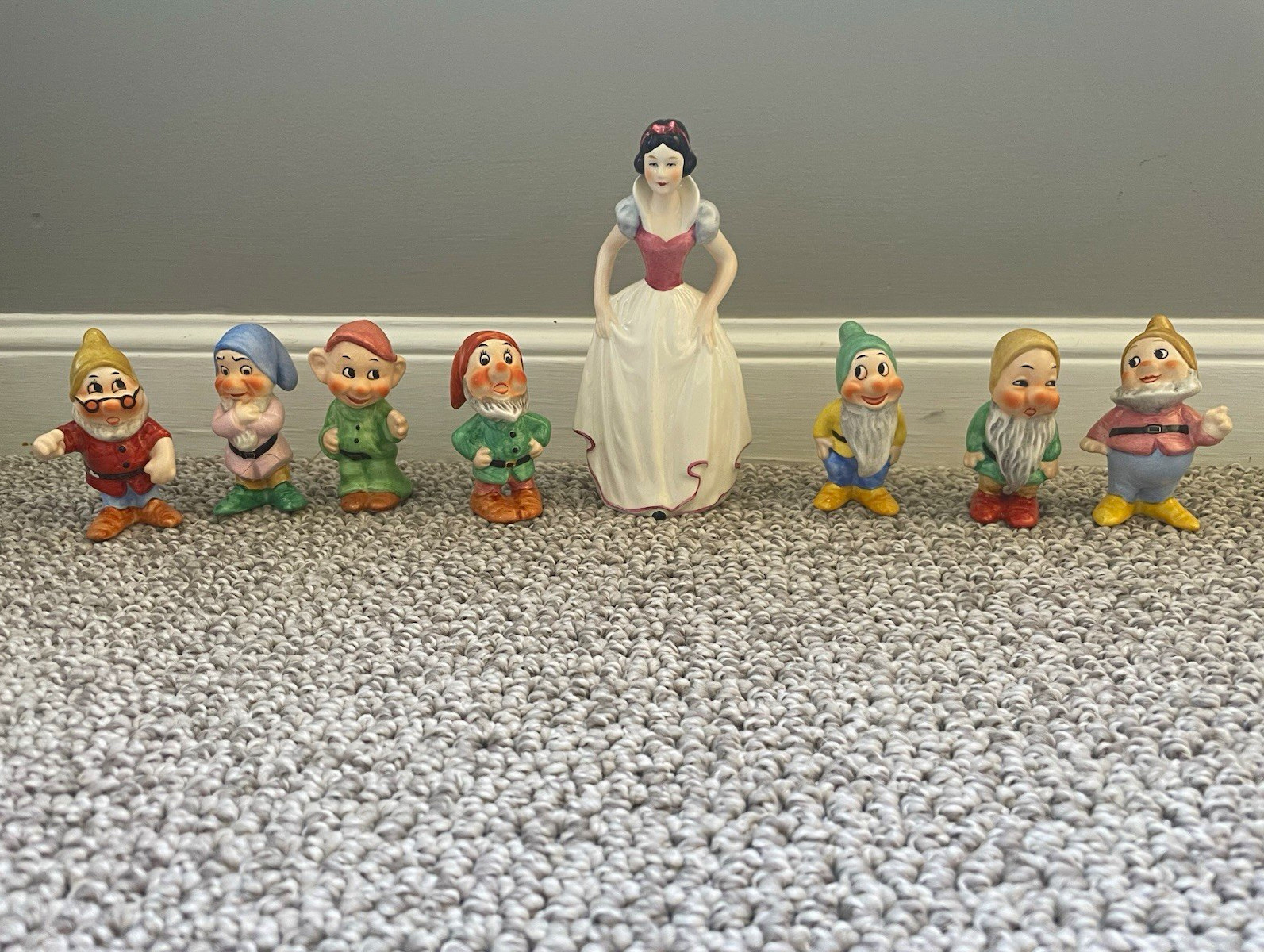 Vintage Goebel  Disney Snow White Seven Dwarfs Complete 8 piece set W Germany