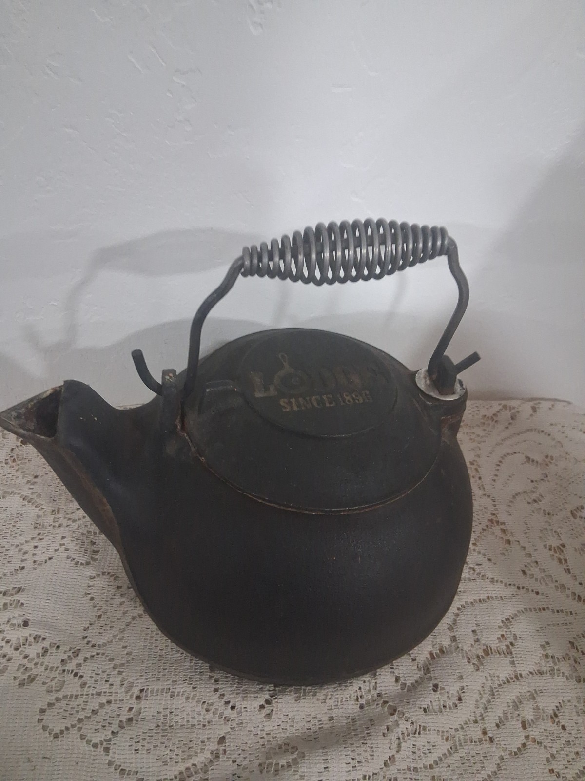 Vtg Lodge Cast Iron Tea Kettle Made in USA 2TK2 Swivel Lid Country Cottagecore
