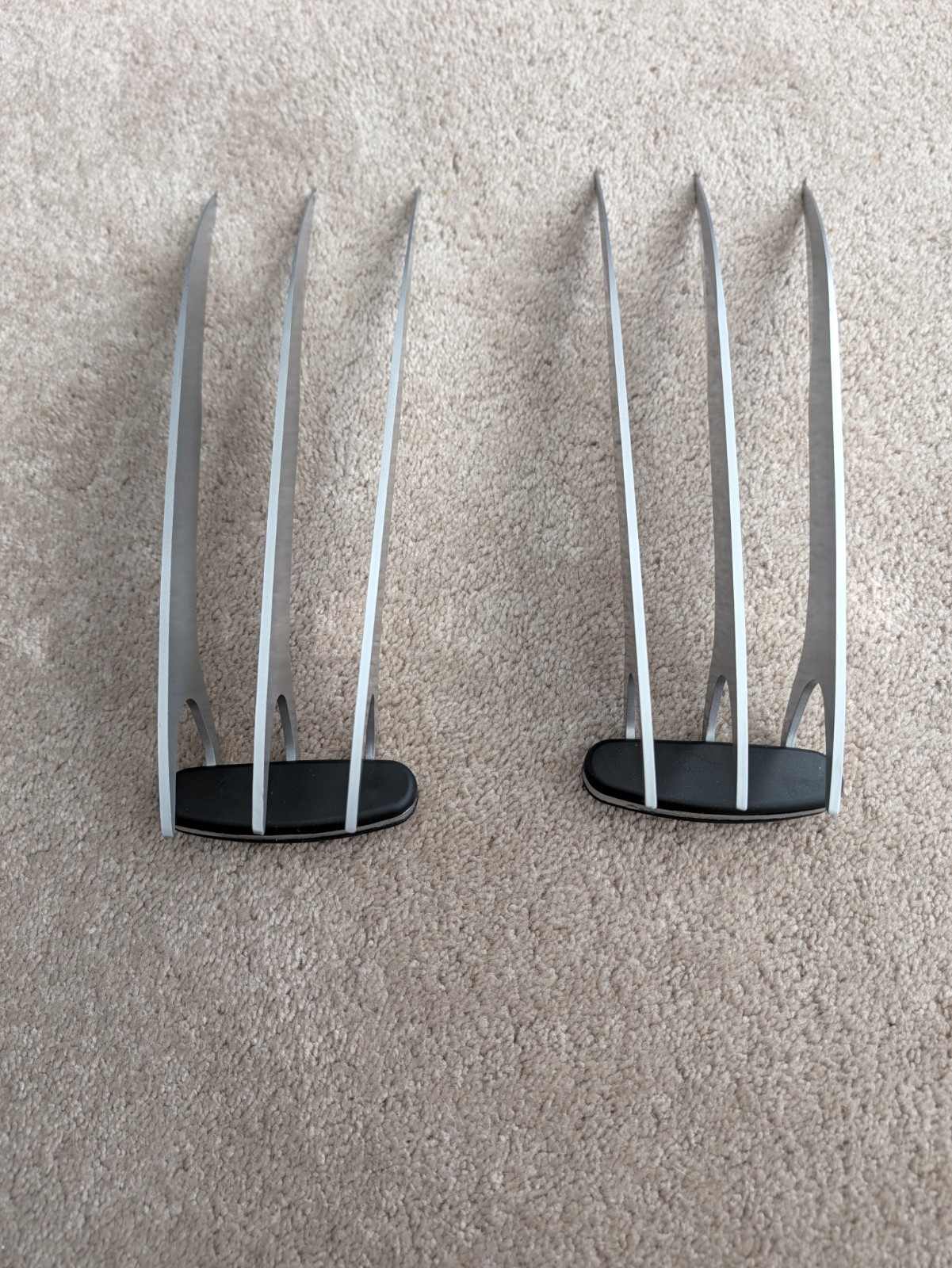 One Pair of Stainless Cosplay Steel True Claw Wolverine Claws
