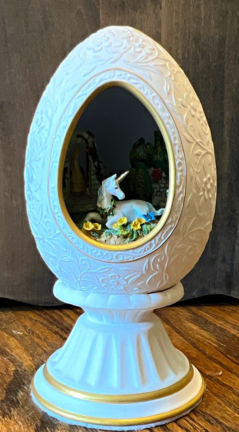 Franklin Mint Enchanted Garden of Romance Unicorn Porcelain Figurine 1987