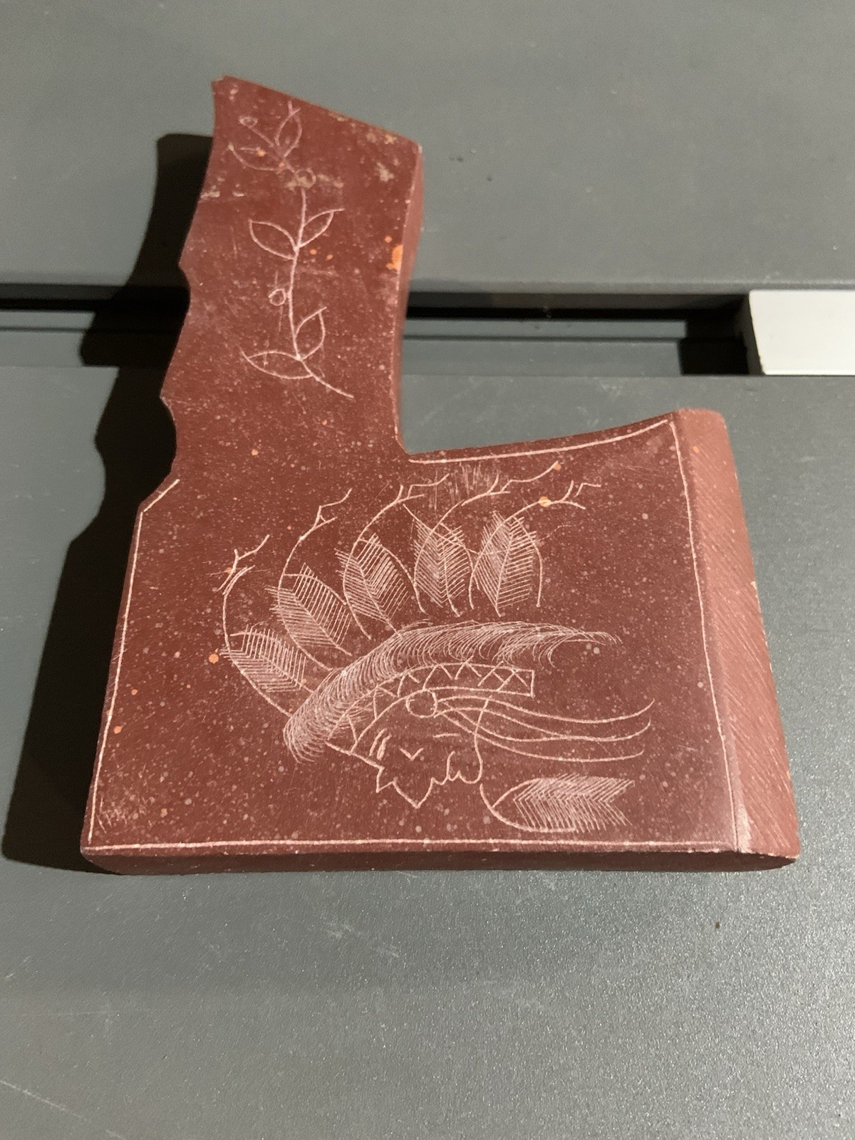 Vintage Indian Chief Etched & Carved Catlinite Tomahawk Pipestone Walking Spirit