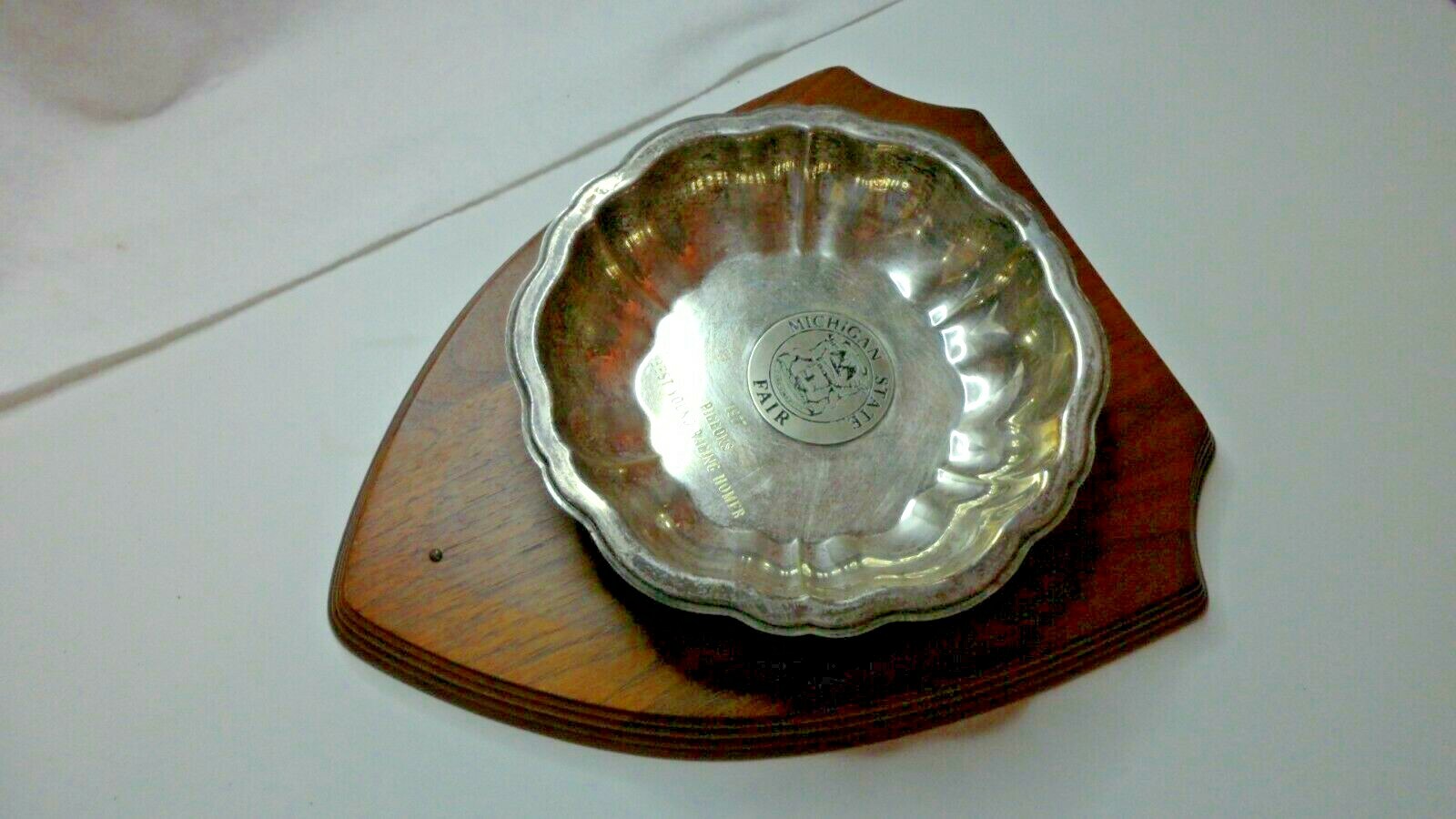 Michigan State Fair 1977 Best Young Racing Homer Pigeons award wall plaque