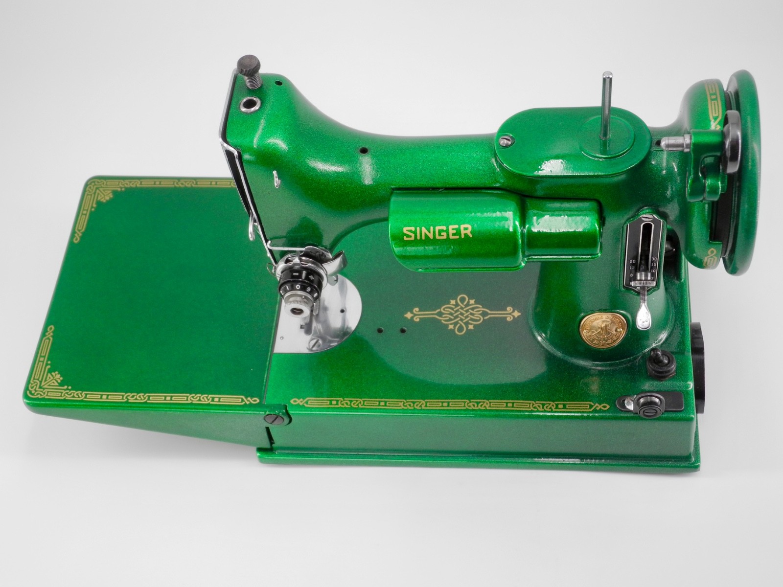 1951 Singer Featherweight 221 – Stunning Metallic Emerald Green – Professionally