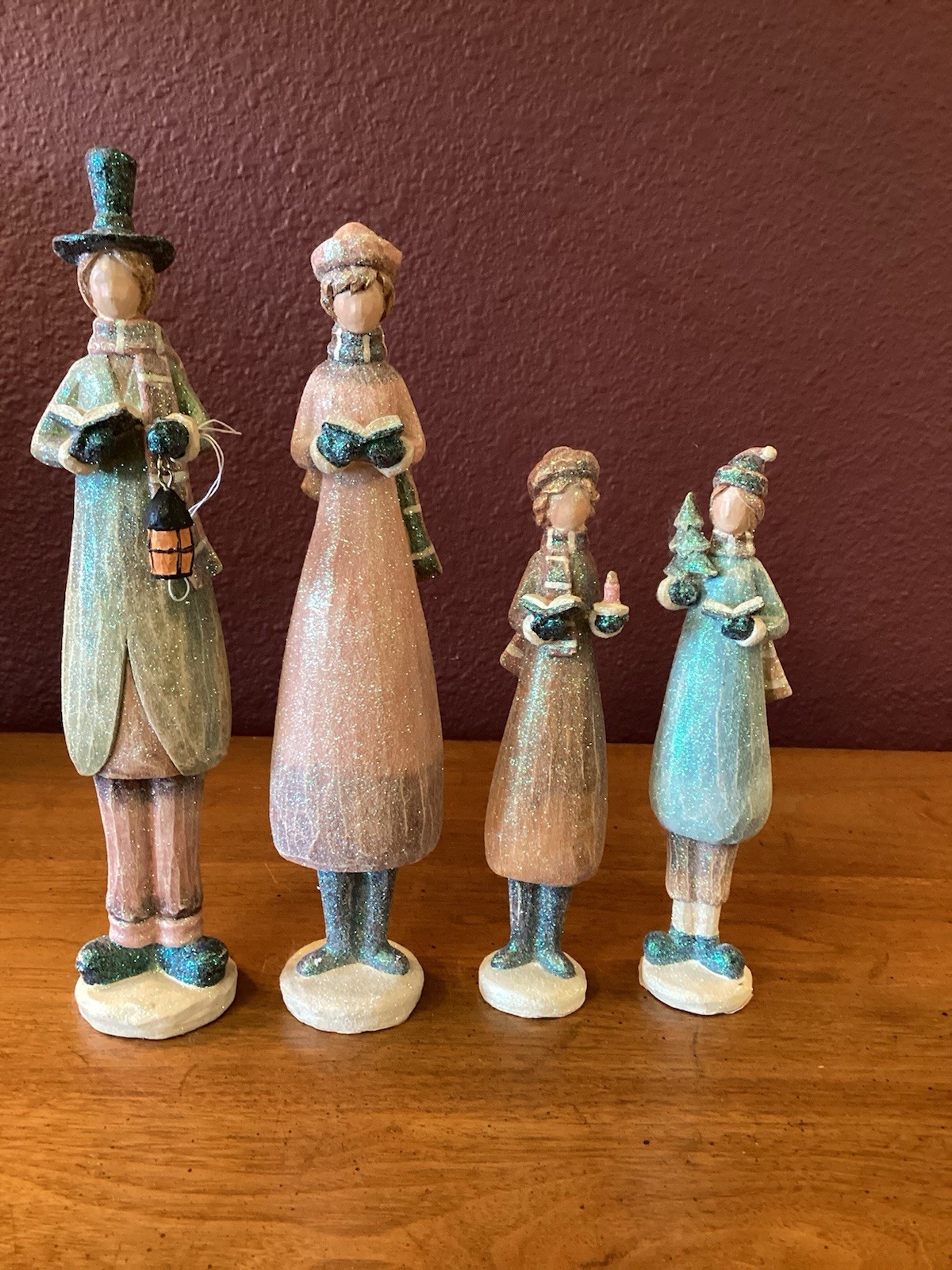 Set Of 4 Tii Collections Handpainted Glittered Christmas Caroler Figurines 