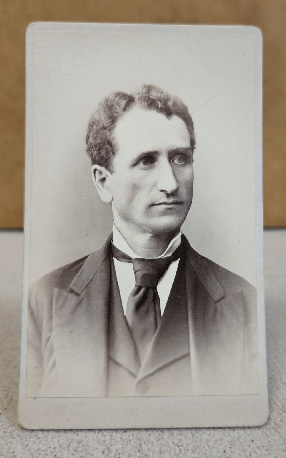 Antique CDV Photo PORTRAIT MIDDLE AGED MAN CLEAN SHAVEN Photograph