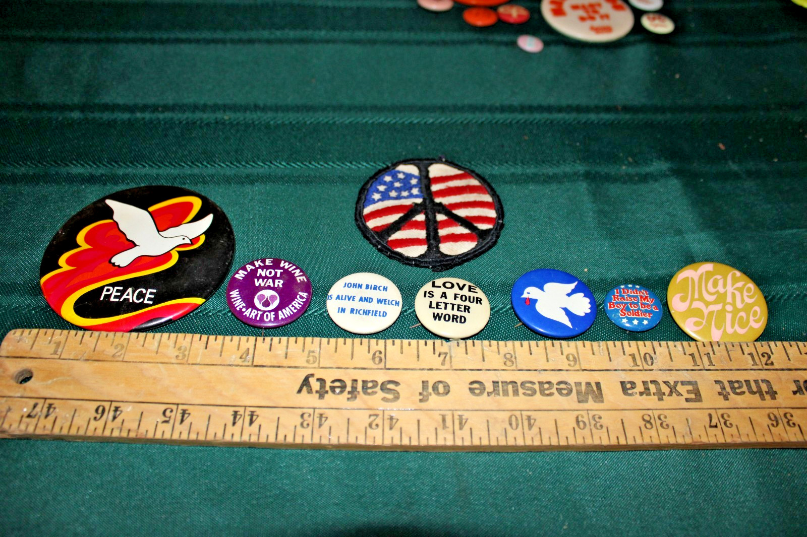 ORIGINAL 1960\'S HIPPIE PEACE PINS PLUS PATCH JOHN BIRCH WOODSTOCK SUMMER OF LOVE