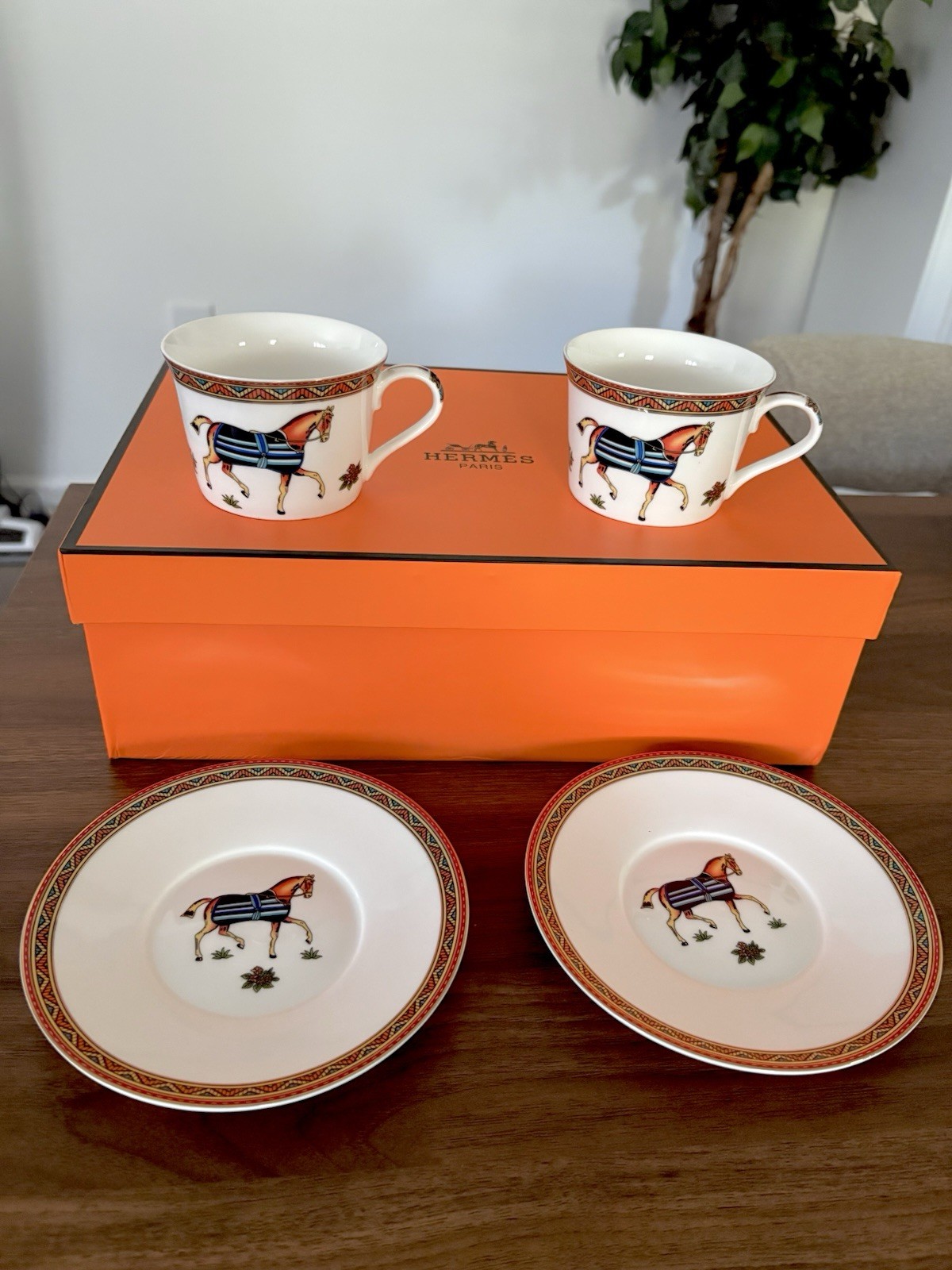 Hermès Cheval D\'Orient Tea Cup & Saucer Set 2 Cups 2 Saucers