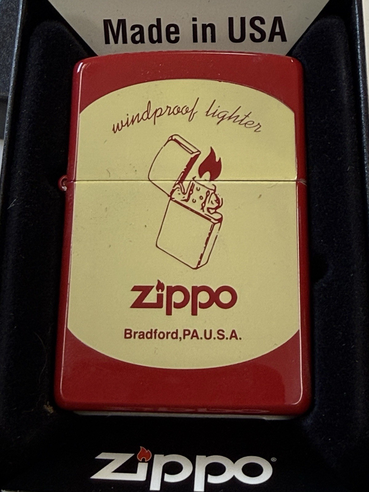 ZIPPO 2006 RED ENAMELED FINISH WINDPROOF LIGHTER UNFIRED IN BOX H319