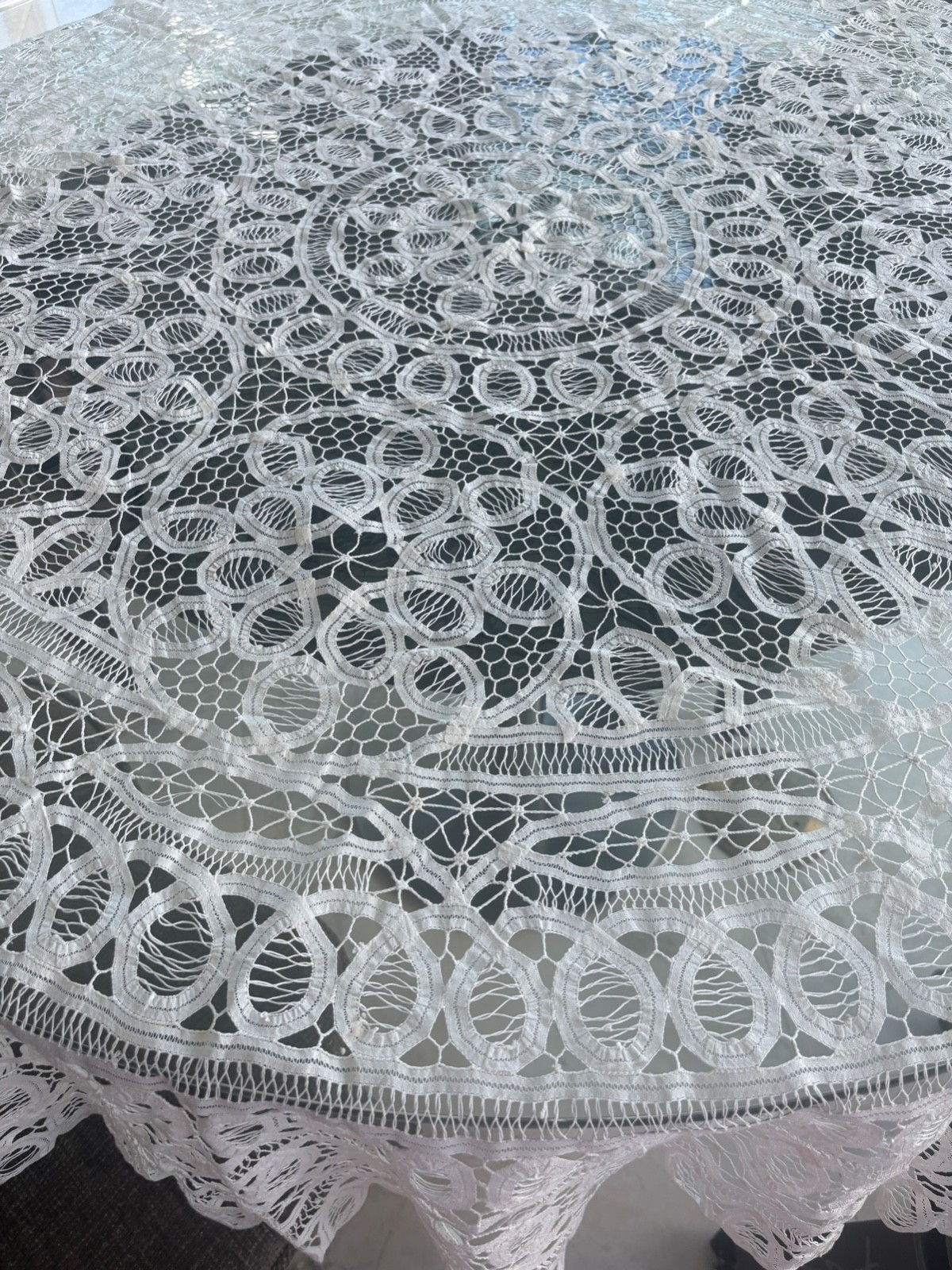 Vintage White  battenburg Tape Lace Tablecloth round Needlework 66\