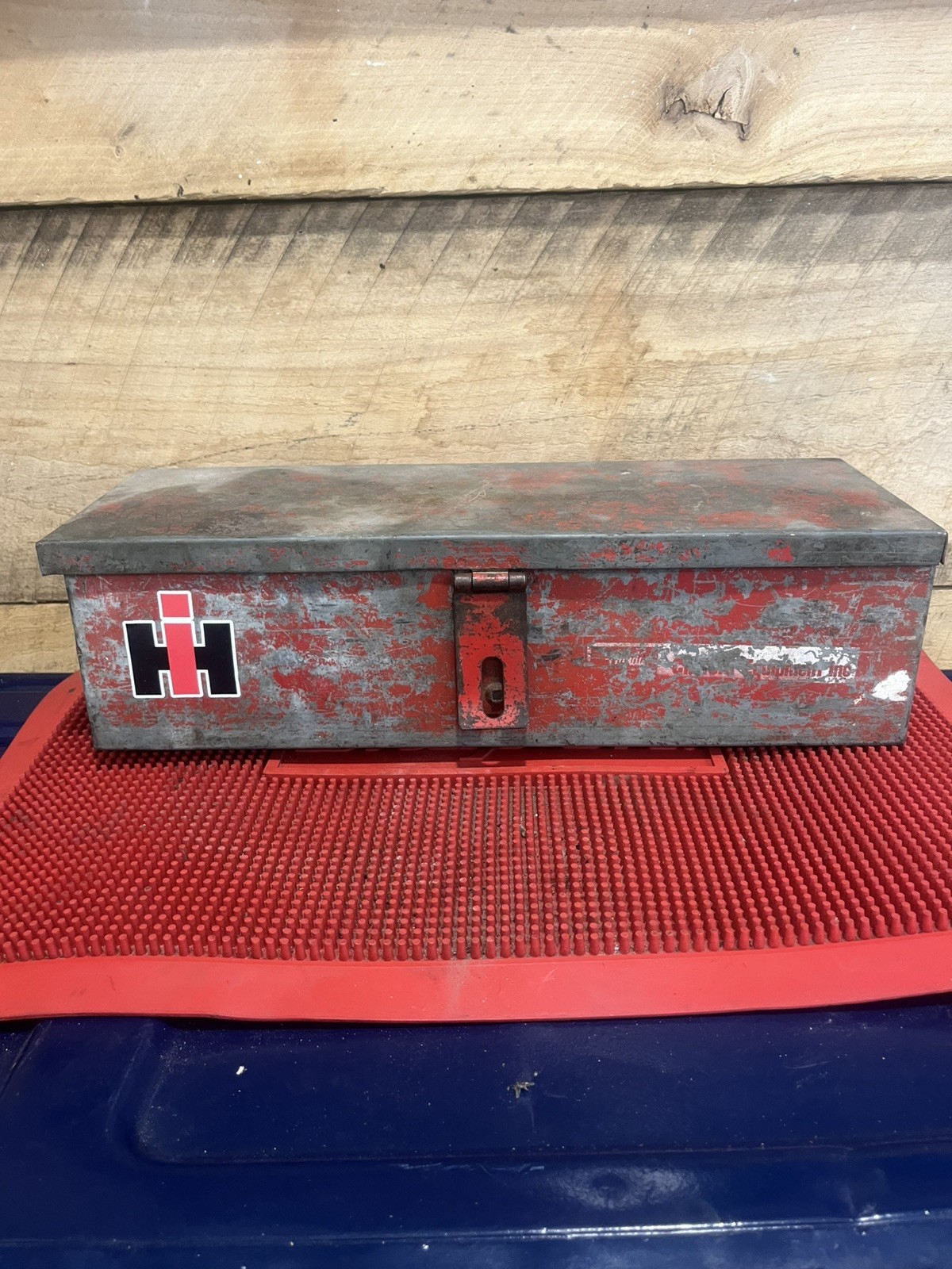 Vintage International Harvester IH Tractor Metal Tool Box Red Farm Implement 18\