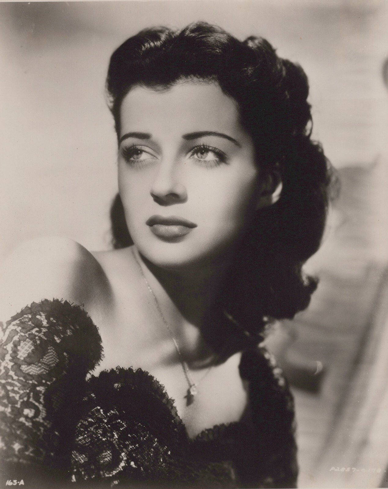 HOLLYWOOD GAIL RUSSELL STUNNING PORTRAIT SEDUCTIVE Pose 1940s ORIG PHOTO 201