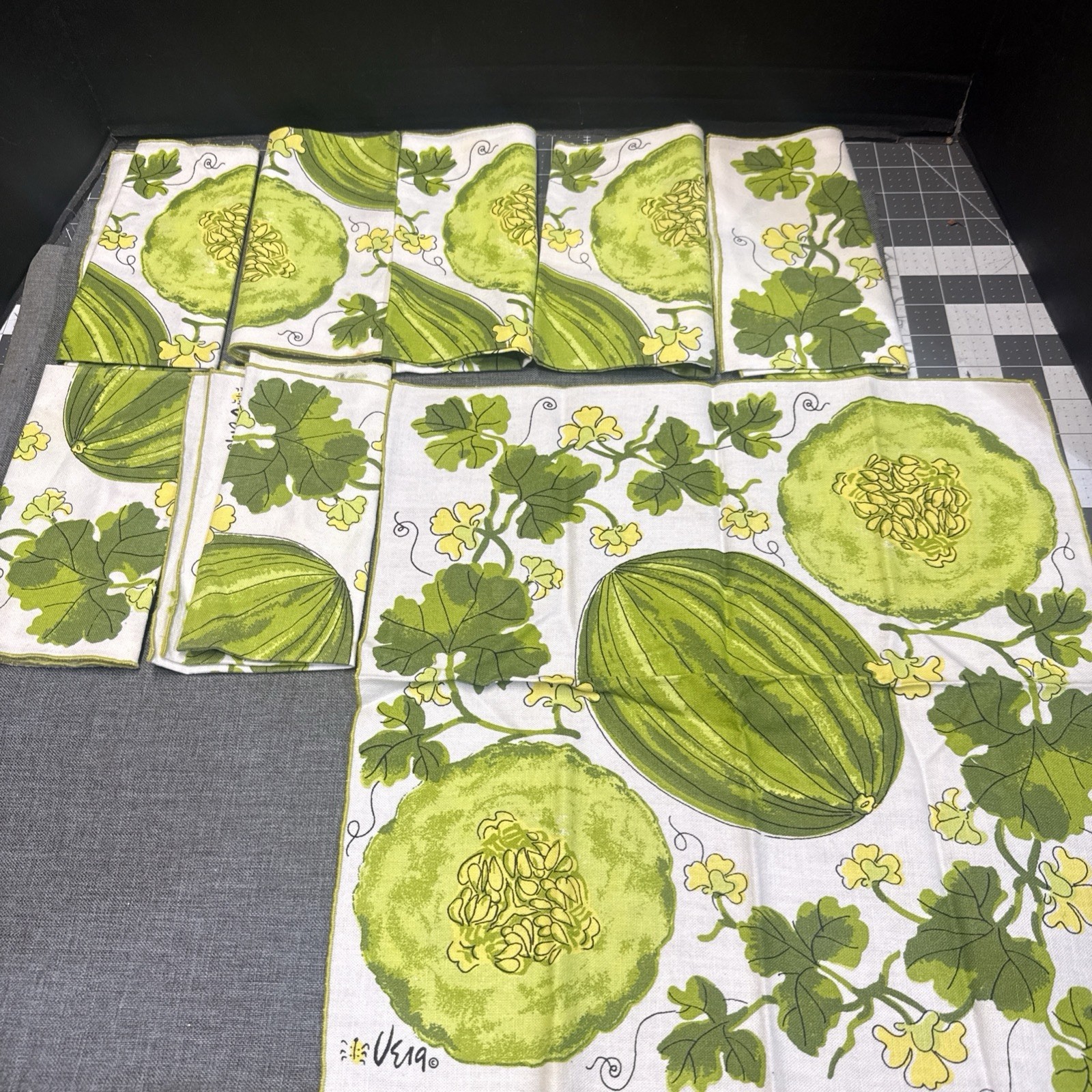 Vintage SET OF 8 Vera Nuemann melon Flowers Napkins Cloth Collectible 16x16