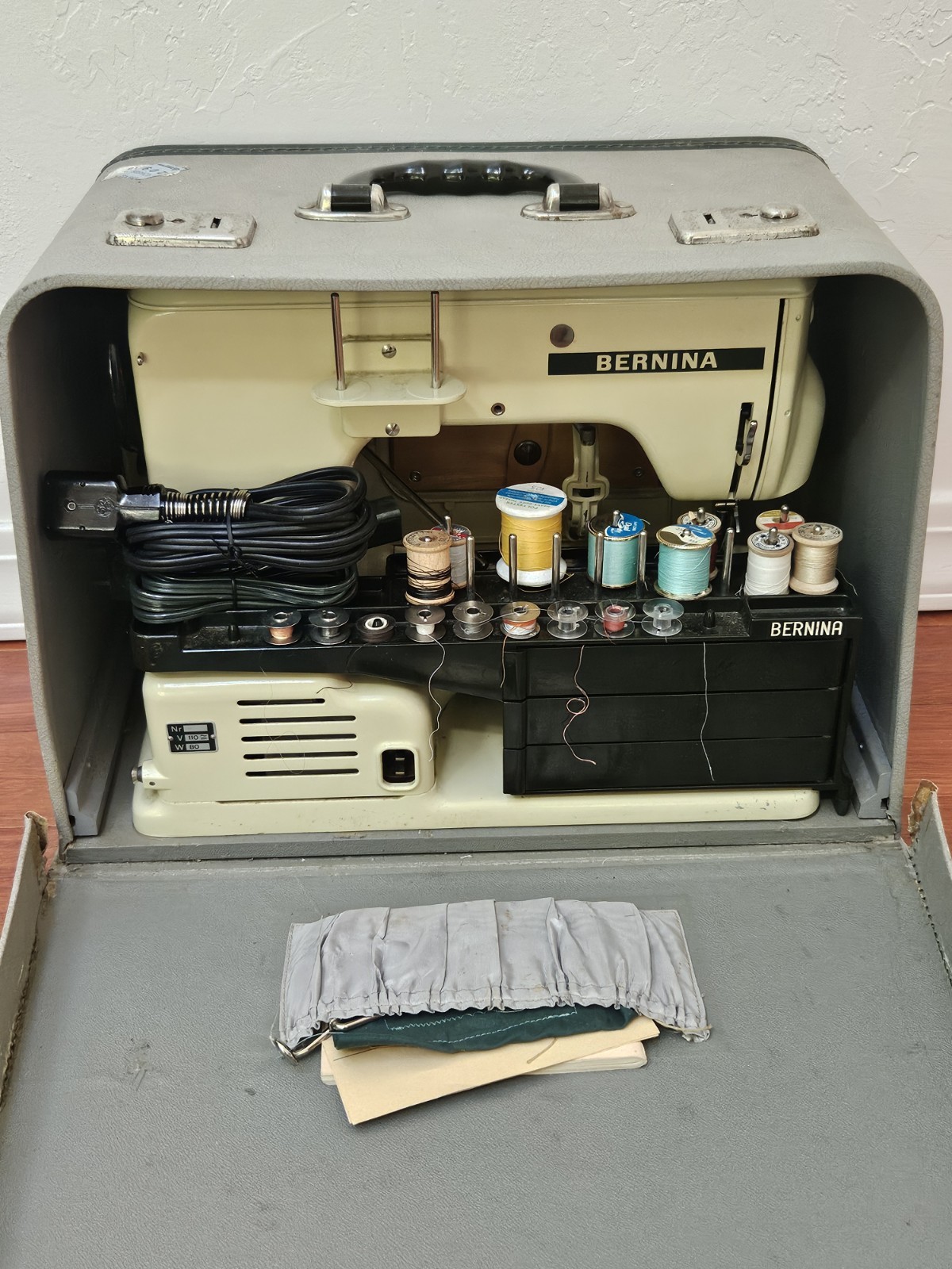 Vintage Bernina 530 2 Record Sewing Machine Case Accessories Knee Extention 