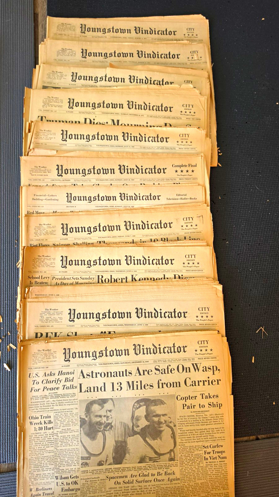 Youngstown Vindicator Newspapers LOT/. 1924, 1925, 1965-1974.  15 Total