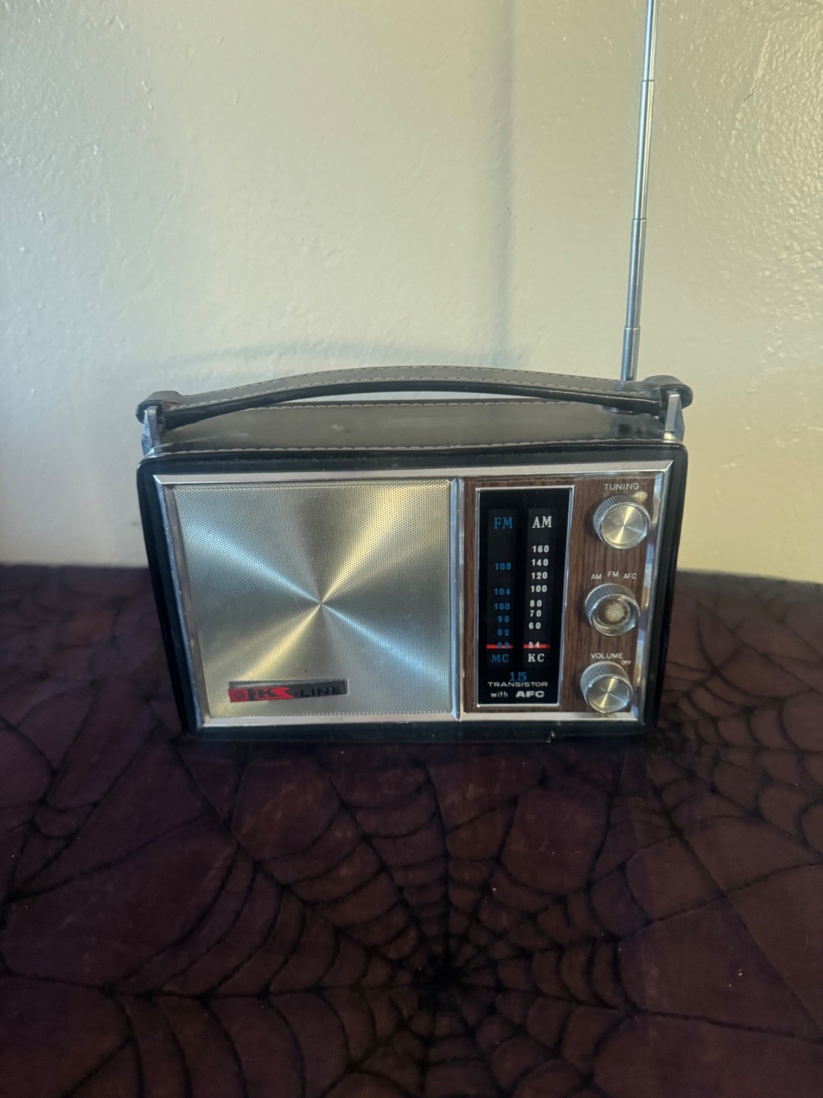 Vintage 1960s Portable Transistor Radio