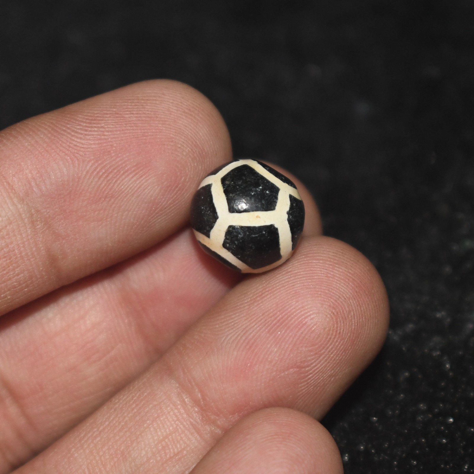 Rare Round Antique Old Tibetan Himalayan Etched Agate Stone Longevity Dzi bead