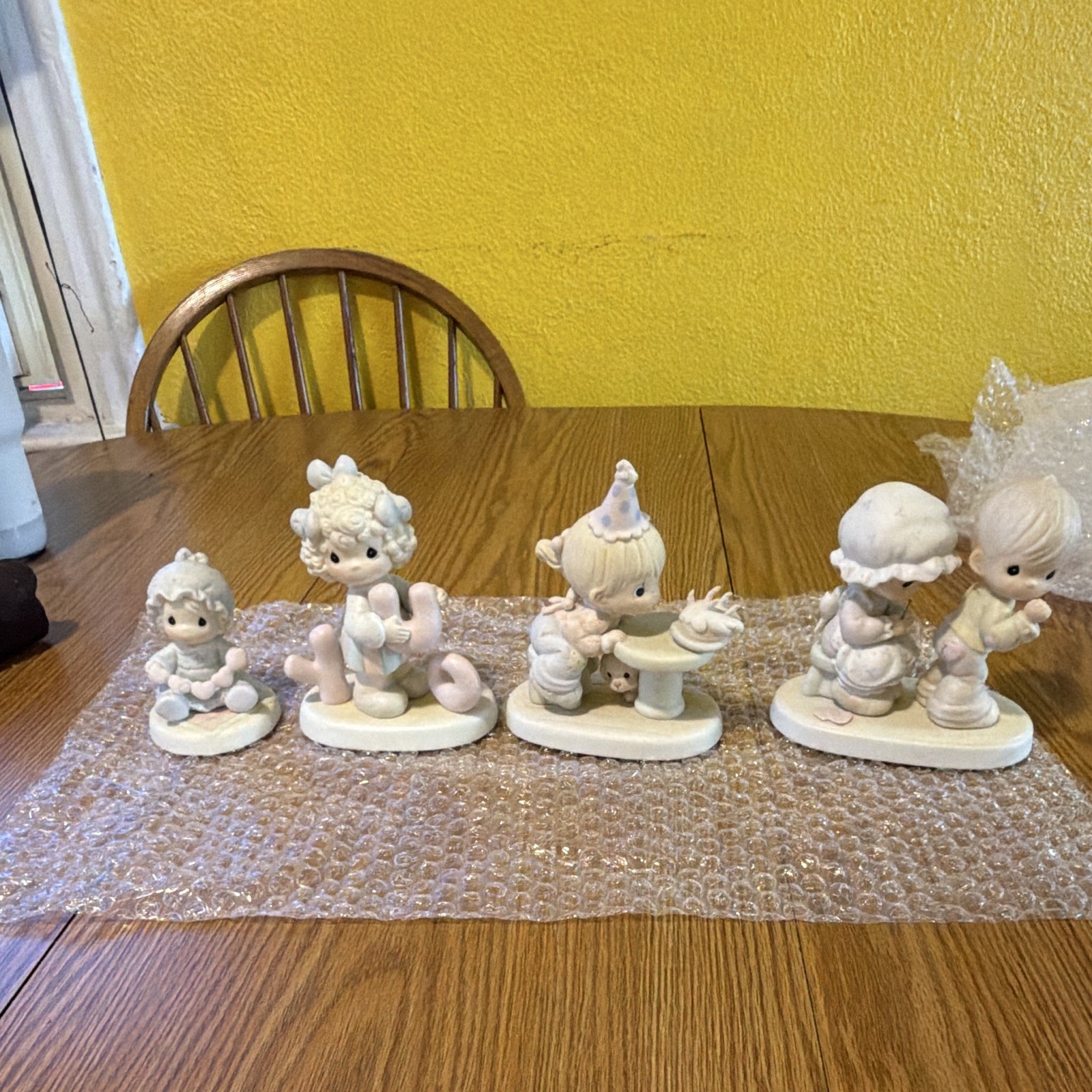 Pristine Precious Moments Enesco Porcelain Figurines Mixed Lot of 4 (1987-1996)