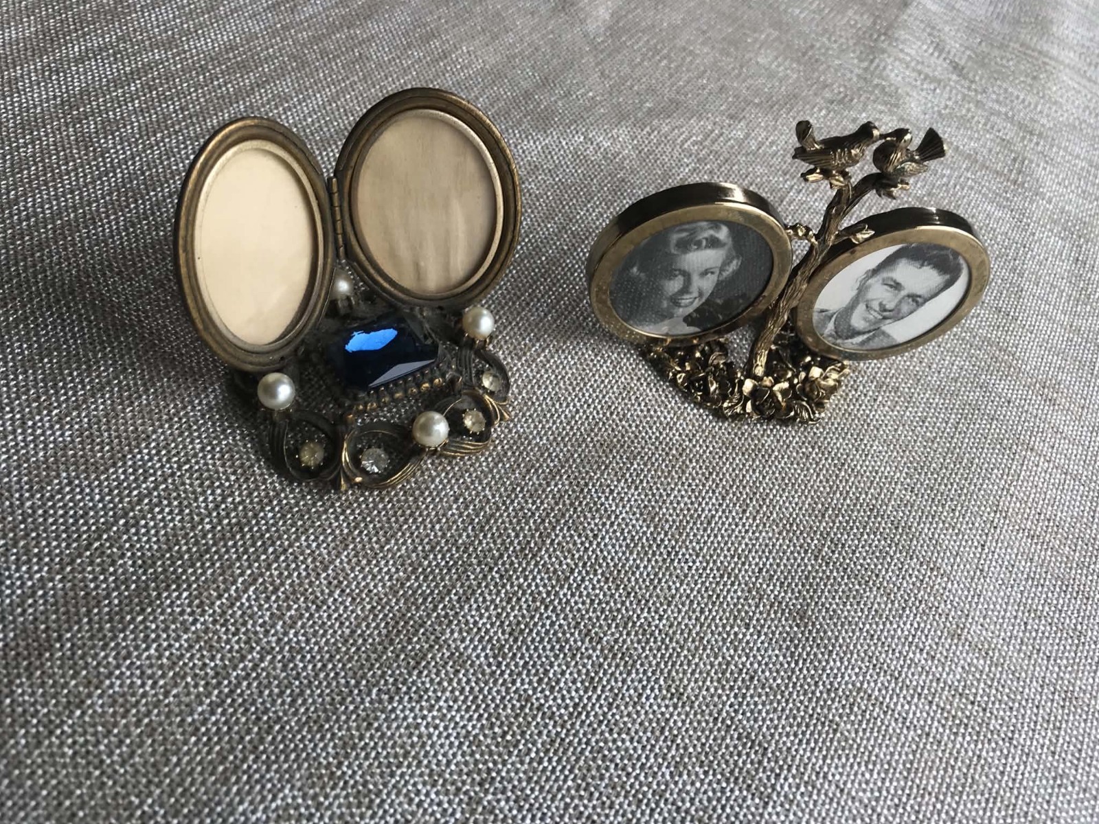 VINTAGE MINI ORNATE GOLD FLORENZA PICTURE PHOTO FRAME JEWELED ORMOLU BIRDS LOT