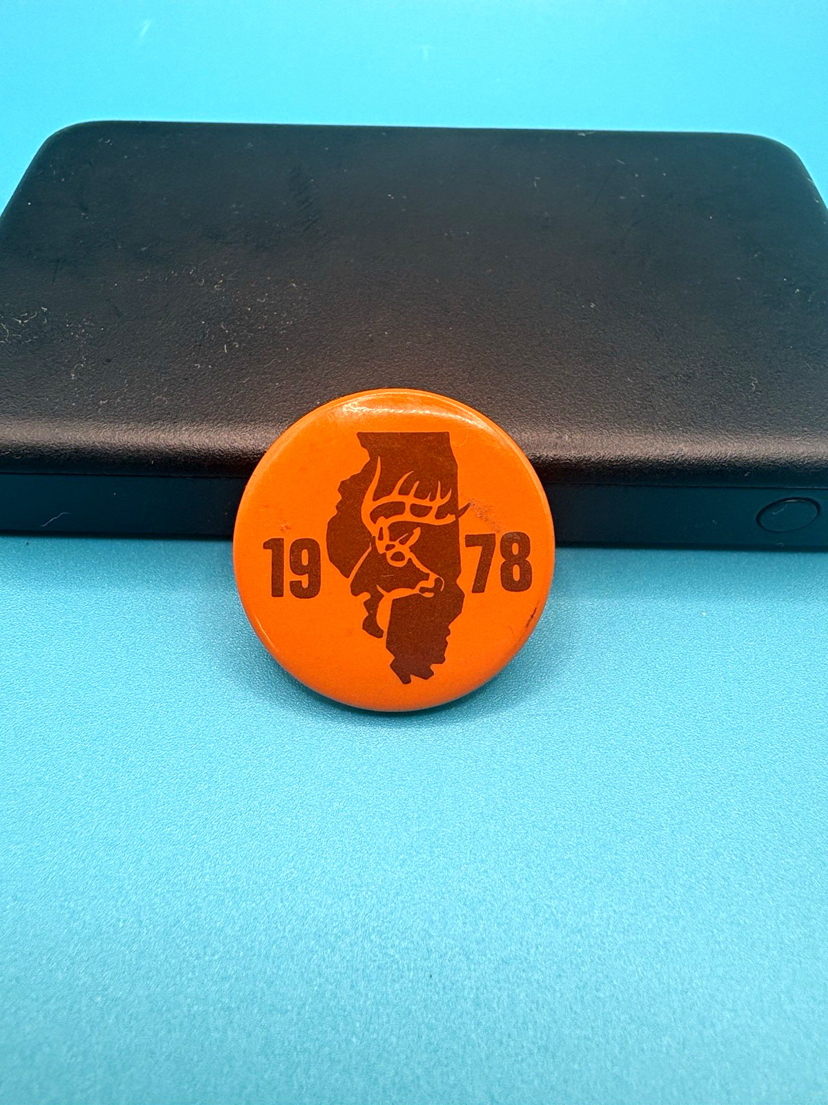 Vintage 1978 Illinois Deer Harvest Pin IL DNR Hunting Pinback Badge Orange