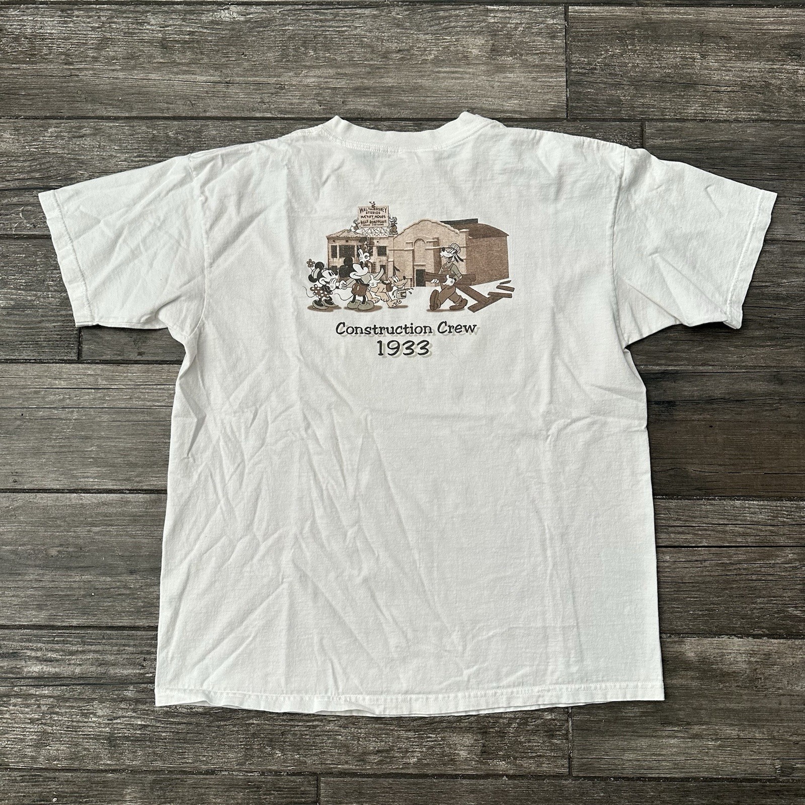 VTG WALT DISNEY STUDIOS CONSTRUCTION CREW 1933 WHITE T-SHIRT MICKEY GOOFY SZ L
