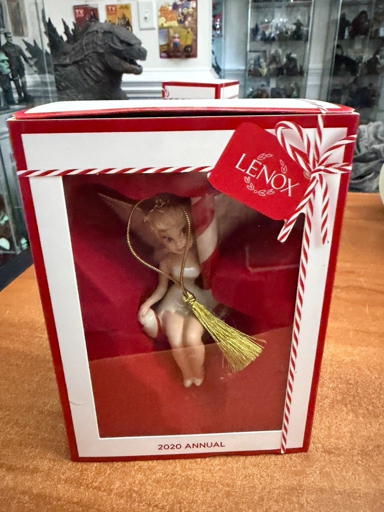 LENOX TINKER BELL SITTING SWEETLY -- Disney 2020 annual ornament --- NEW in BOX