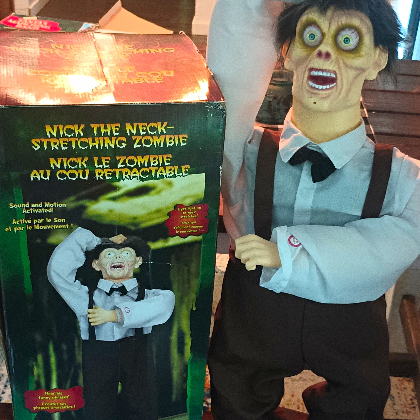 gemmy Nick Neck-Stretching Zombie  Sound & Motion Light-Up Eyes Halloween *read*