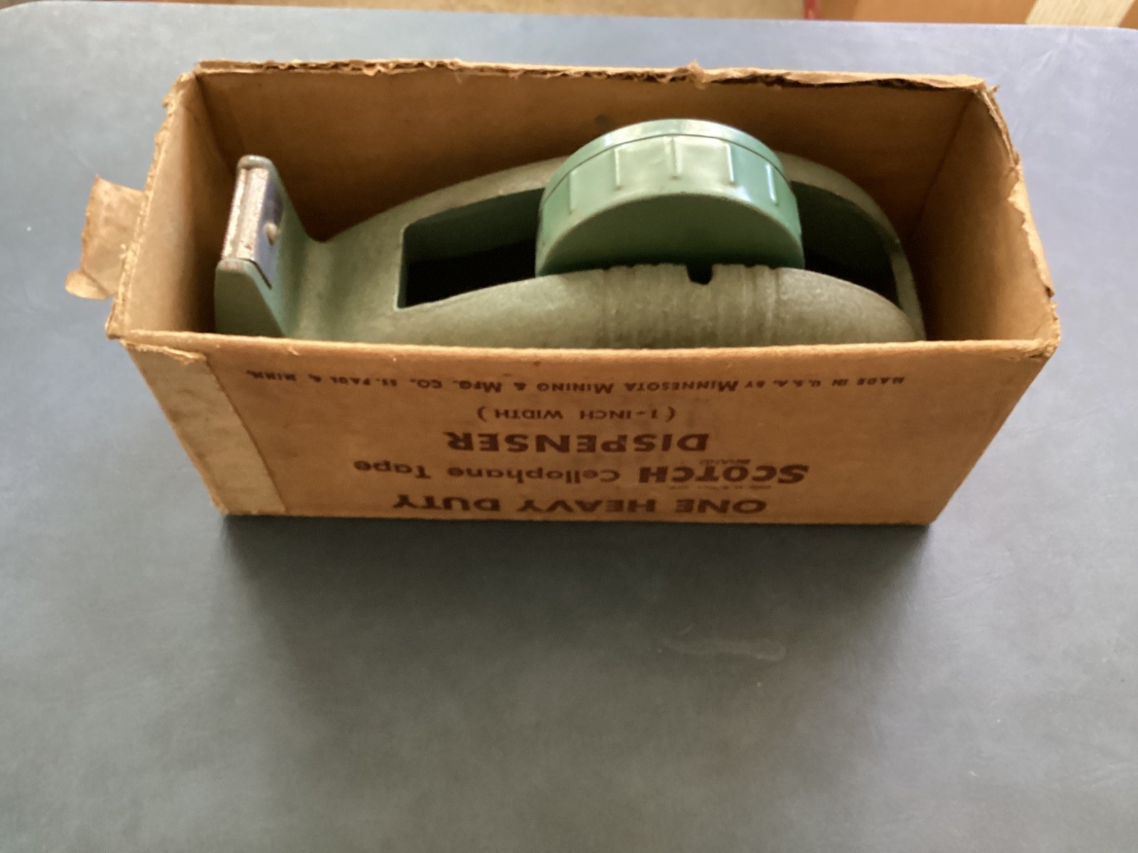 Vintage 1940s 3M Scotch Whale Tail Heavy-Duty Cast Iron Tape Dispenser open box