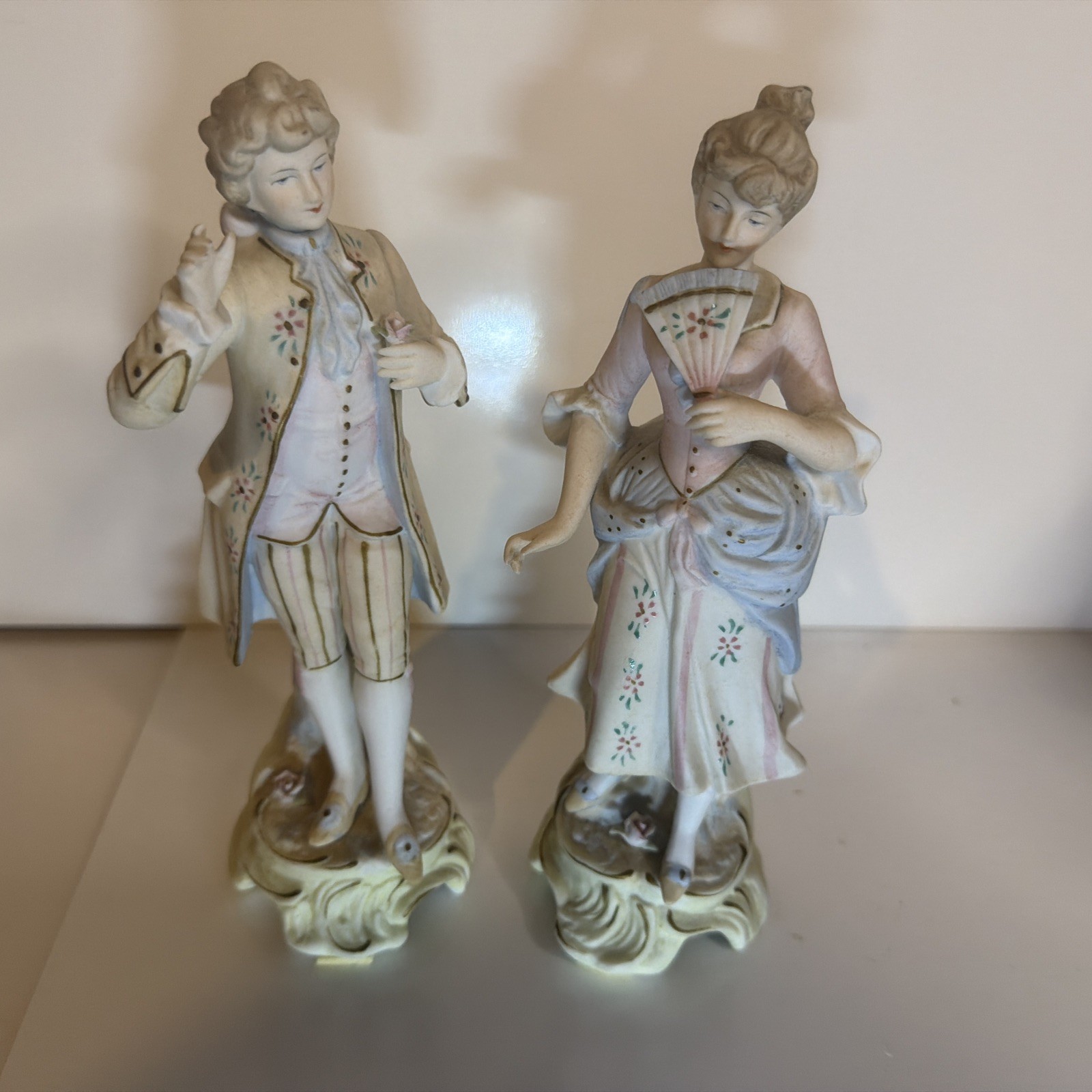 Vtg Arnart Pair of Figurines Man and Woman 18th century Ceramic  MCM 7.5\