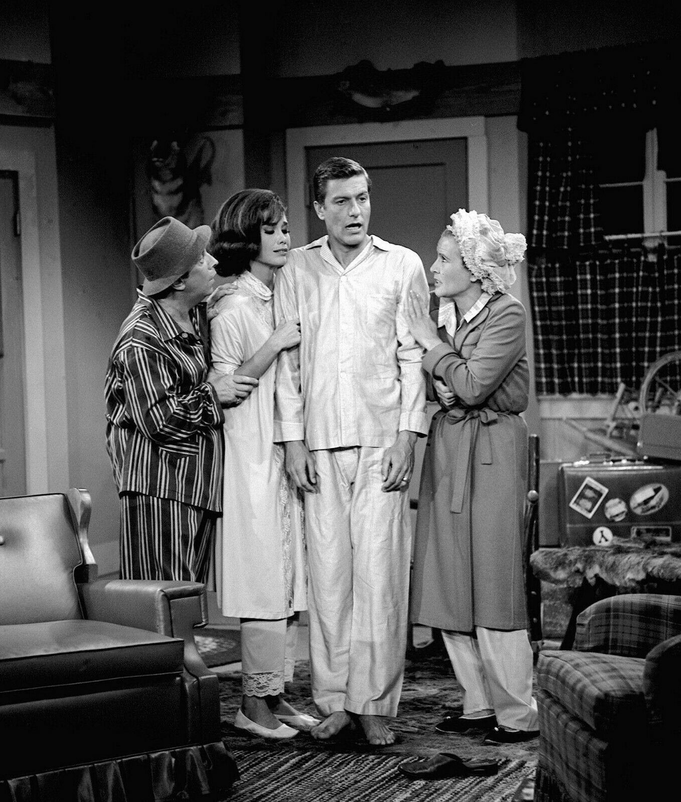 The Dick Van Dyke Show Mary Tyler Moore Cast Set Of 4  5x7 Glossy Photos