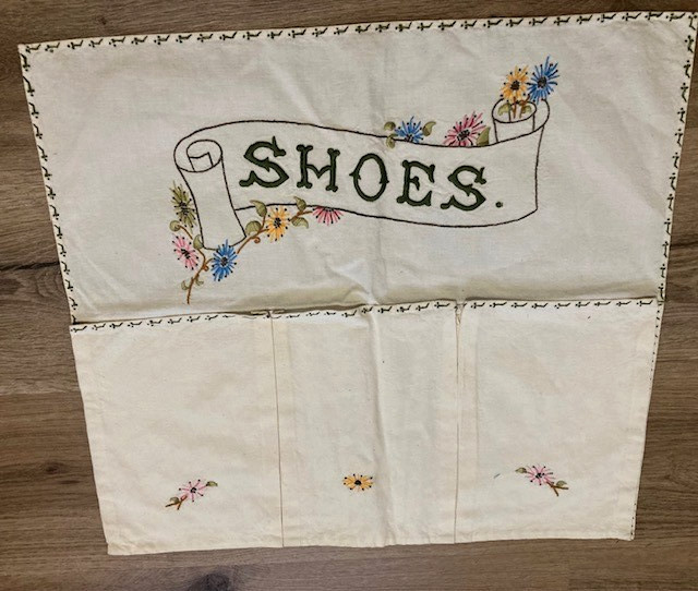 Vintage Hand Embroidered Linen Shoe Bag Organizer Multi Pocket Floral 1940\'s
