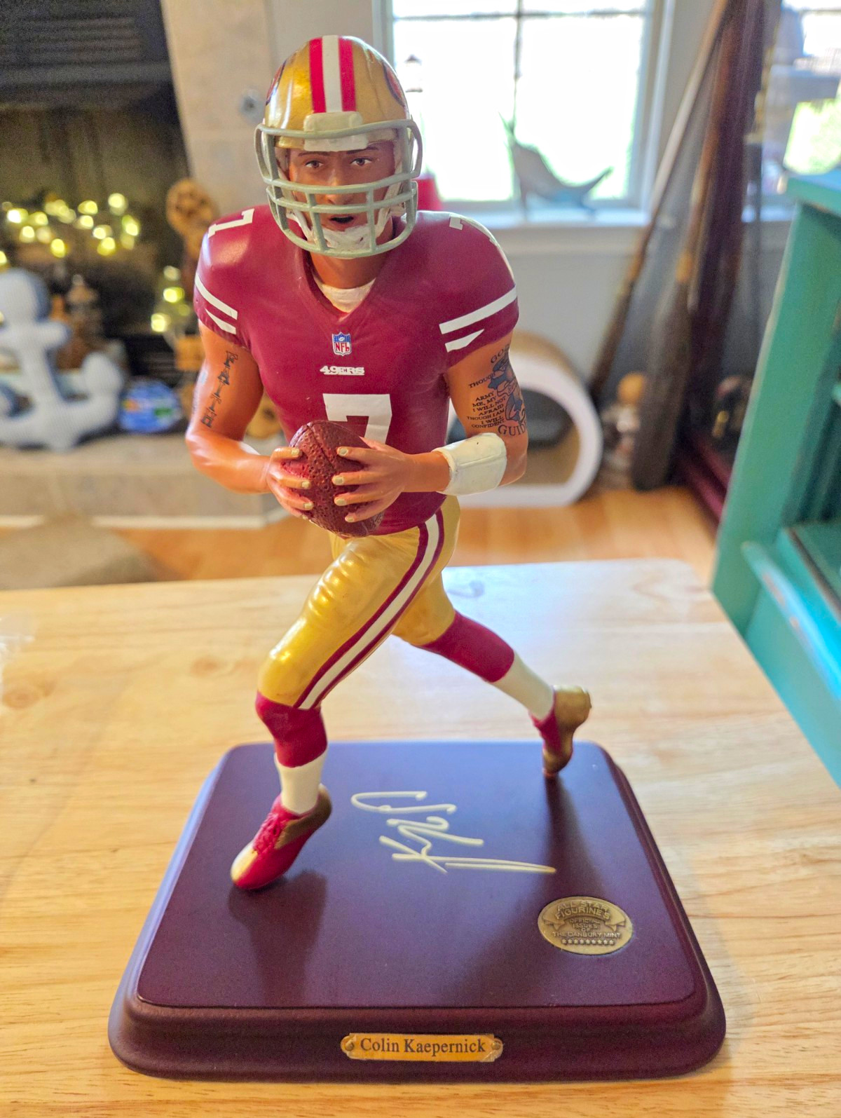 Danbury Mint Colin Kaepernick #7 49ers NFL Figurine COA Signed Serial 1382