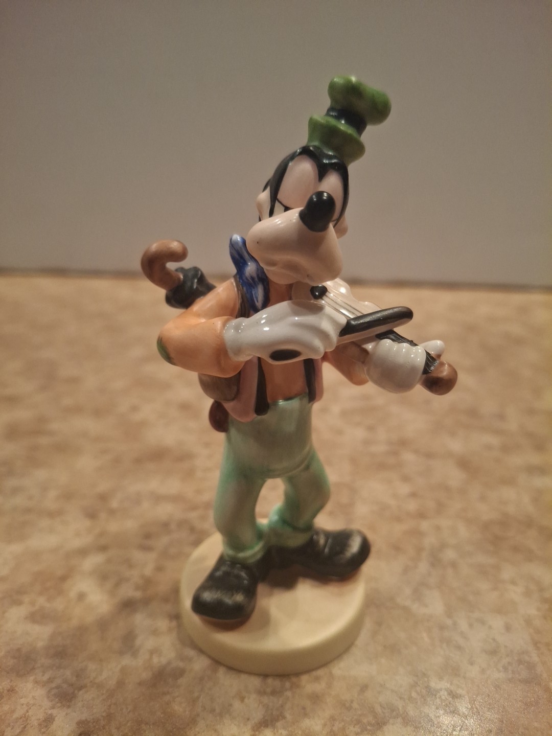 Disney Goebel Hummel,  Goofy The Fiddler, 1997