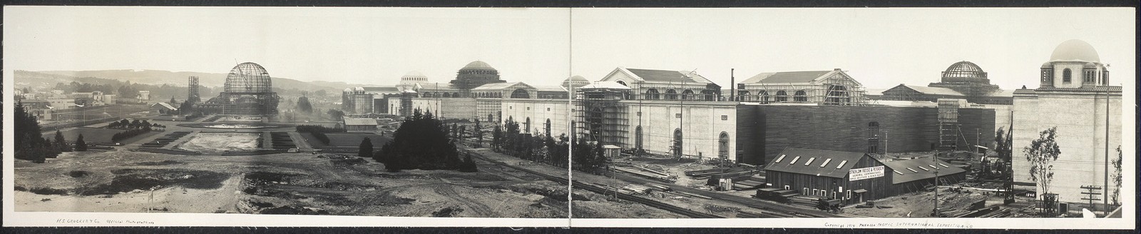 Photo:Panorama showing south gardens, 3/20/14