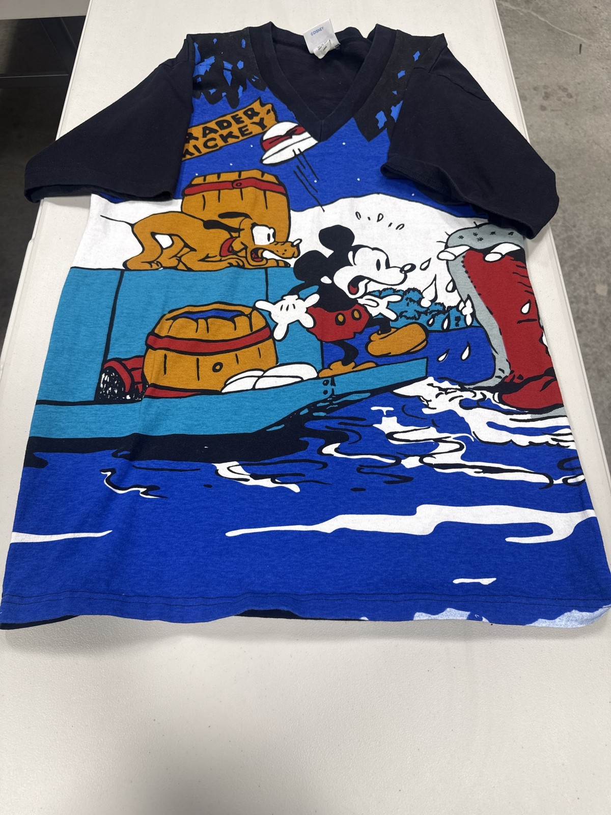 Vintage Disney Store Trader Mickey All Over Print T-Shirt Pluto Boat Made USA L