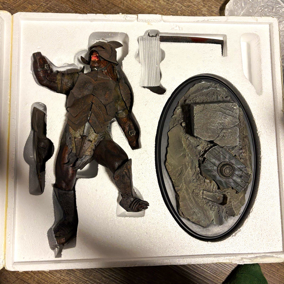 Weta Workshop The Lord of the Rings Uruk-Hai Swordsman
