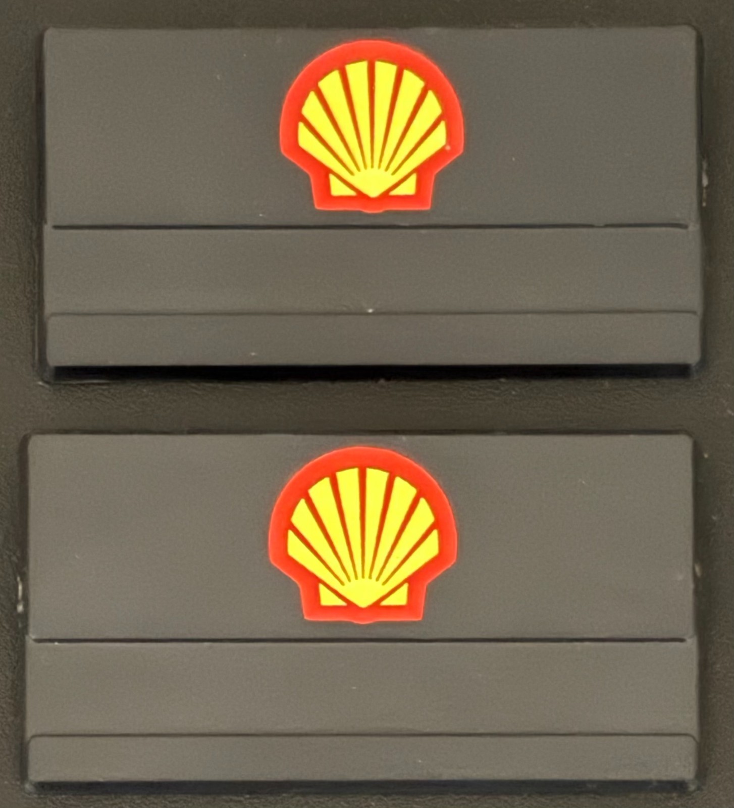 2 OLD 1970's SHELL CORP EMPLOYEE PLASTIC NAMETAGS BADGE OIL GAS STATION VINTAGE