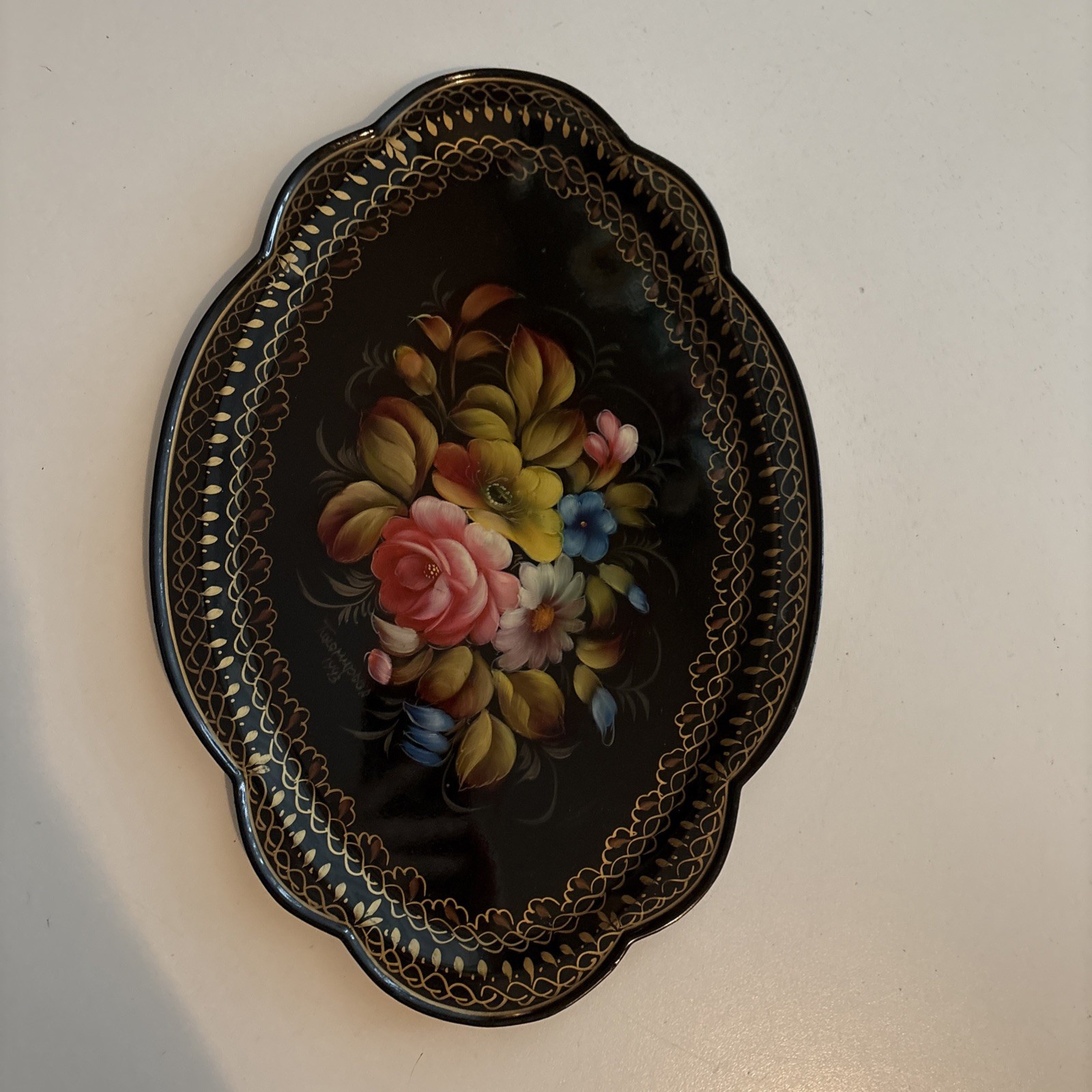 VTG Authentic Russian Zhostovo Hand-Painted Floral Lacquered Metal Tray Signed.